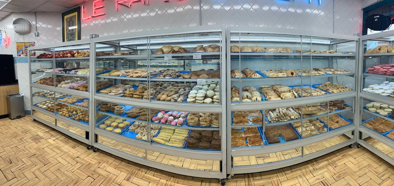 Le Paris Bakery